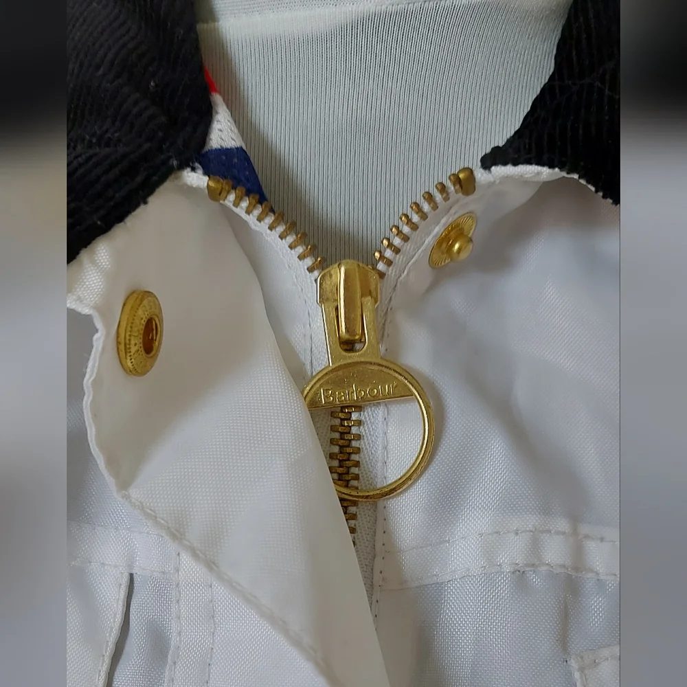 BNWT Barbour Womens White Rain Jacket UK Size 12 Lightweight Union Jack Lining. - Picture 11 of 16